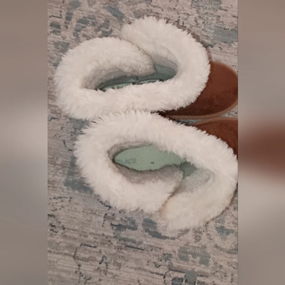 Children's Place Big Girl's Pullon faux Fur Boots Size 5